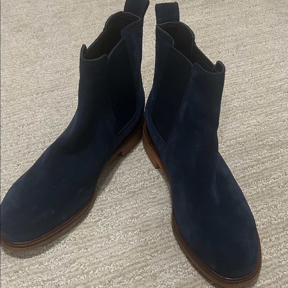 Brand new Clark’s blue suede booties